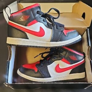 Nike Kids' Black and Red Sneakers